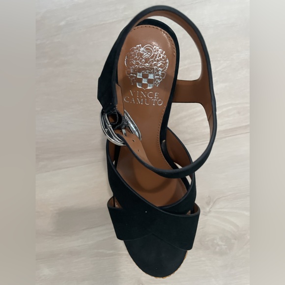 Vince Camuto size 7.5 Platform Black & Tan Wedge Sandal. - Picture 2 of 4